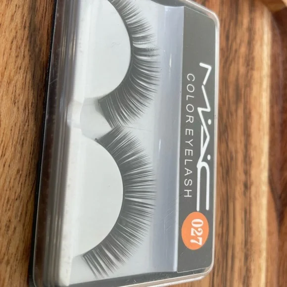 Brand new Mac eyelashes you can’t miss - Picture 3 of 4